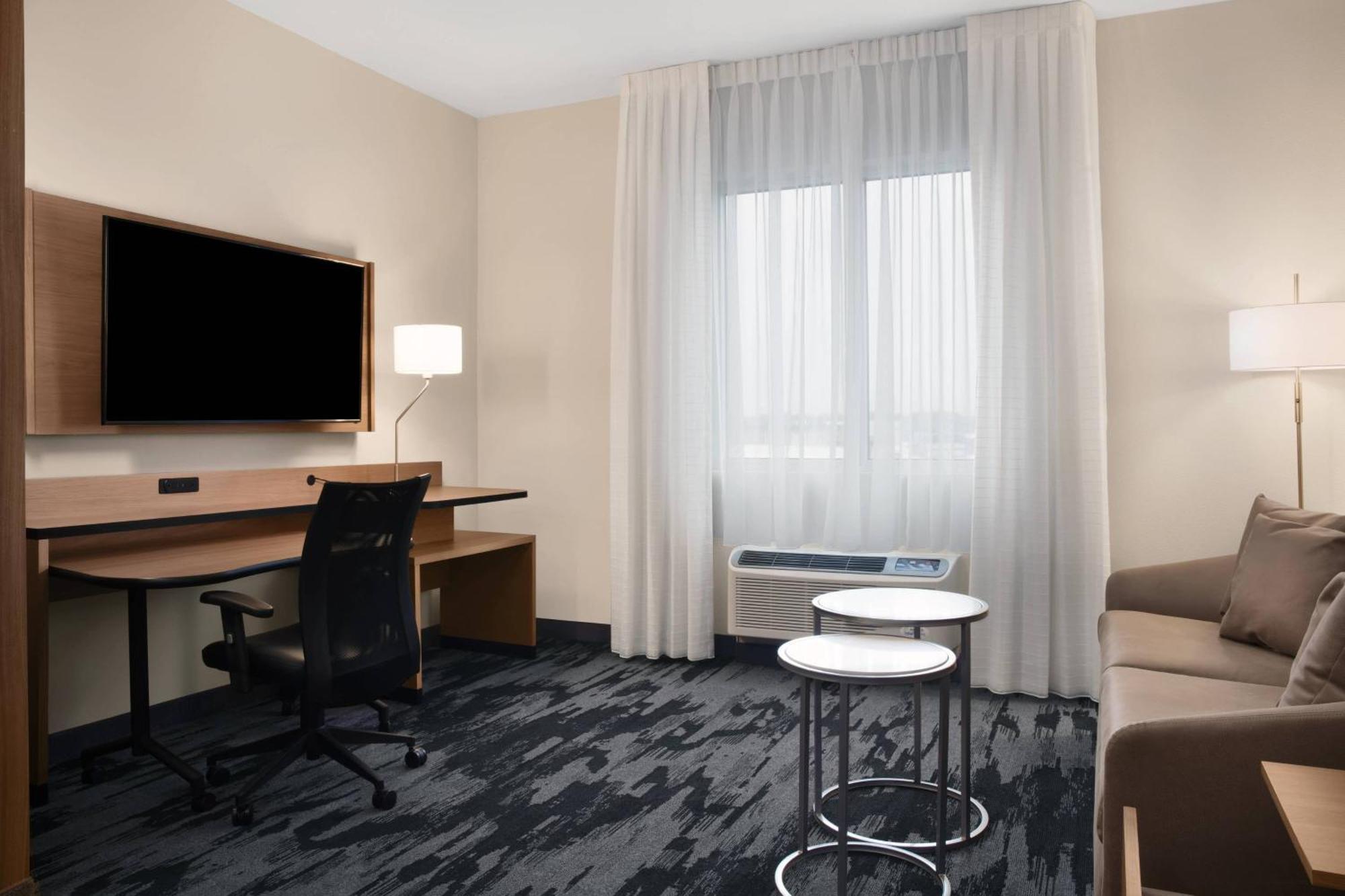 Fairfield Inn & Suites By Marriott Daytona Beach Speedway/Airport Exterior photo